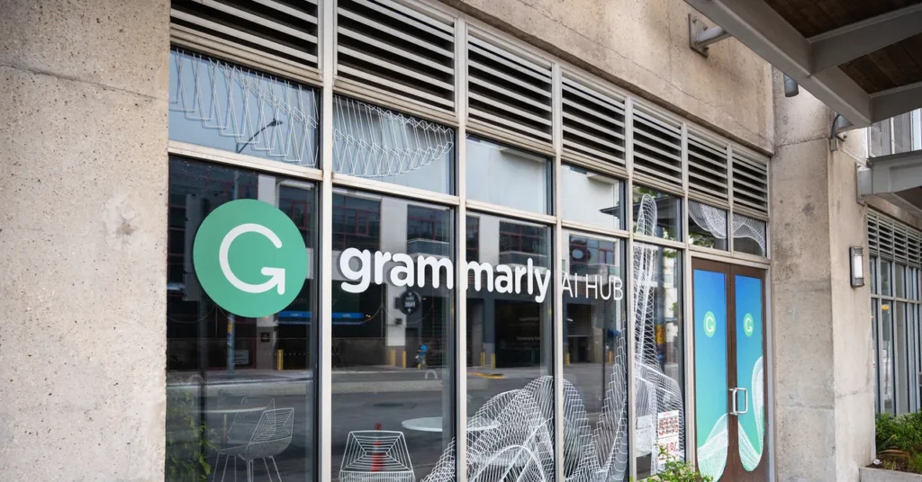 Grammarly Now Lets You Get AI ‘Expert Reviews’ from Stephen King and Dead Writers Without Their Permission