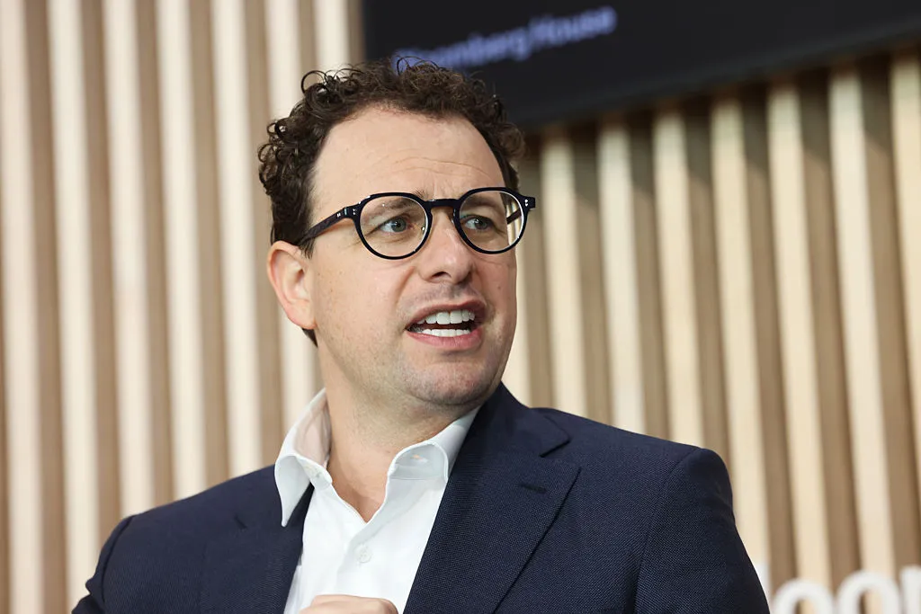 Anthropic’s $900B Valuation Ask: Investors Have 48 Hours to Decide